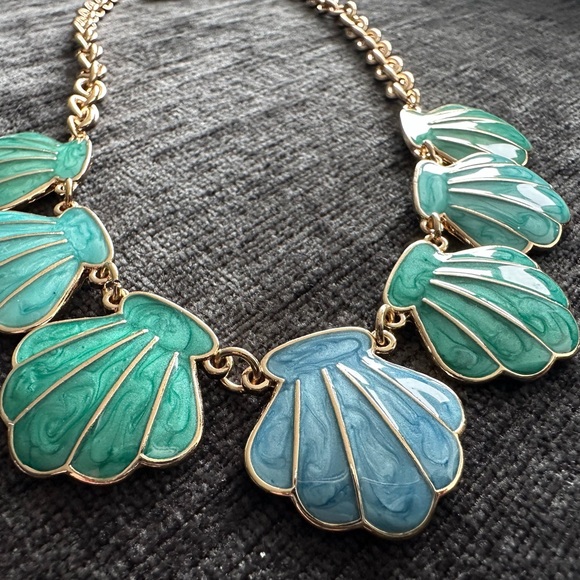 Influence New York. She Sells Seashells Necklace.” One Size - Picture 1 of 4